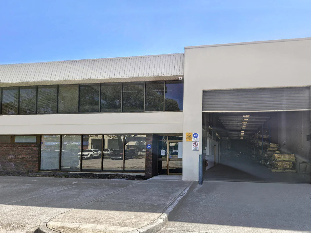 Commercial building for – Ausgo 4WD USA
